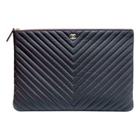 黑色 山形紋 羊皮 手拿包 A82552