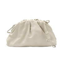 米色 羊皮 Mini Pouch 肩背包 雲朵包