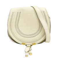 米白色 牛皮 Marcie Saddle 斜背包