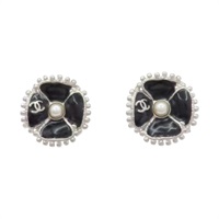 銀色 金屬 黑色琺瑯 珍珠 山茶花 雙C 耳環【CHANEL 香奈兒】