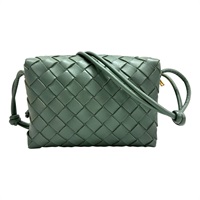 綠色 編織羊皮 Mini Loop 肩背包【BOTTEGA VENETA BV 寶緹嘉】 680254