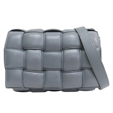 灰色 羊皮編織 Padded Cassette 枕頭包 肩背包【BOTTEGA VENETA BV 寶緹嘉】 717506