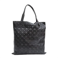 黑色 PVC塗層帆布 PRISM MATTE TOTE BAG 手提包【BAO BAO ISSEY MIYAKE 三宅一生】 BB38-AG503