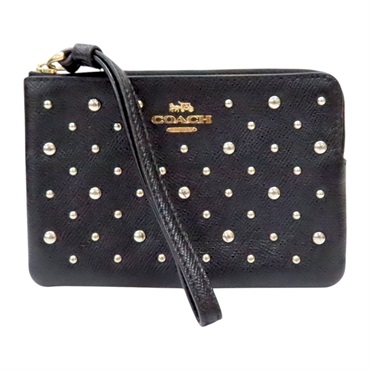 黑色 牛皮 鉚釘造型 手拿包【COACH 寇馳】