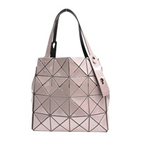 粉色 PVC 三角格 Carat 手提包【BAO BAO ISSEY MIYAKE 三宅一生】 BB58AG611