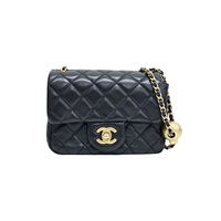 黑色羊皮 金球方胖子 COCO Mini 肩背包【CHANEL 香奈兒】 AS1786