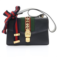 GUCCI 古馳 Sylvie 肩背包 黑色 牛皮 421882