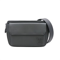 LOUIS VUITTON LV 路易威登 Pilot Wearable 肩背包 黑色 牛皮 M83563