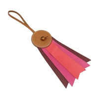 桃紅色 Paddock Flot 皮革 撞色徽章 掛飾