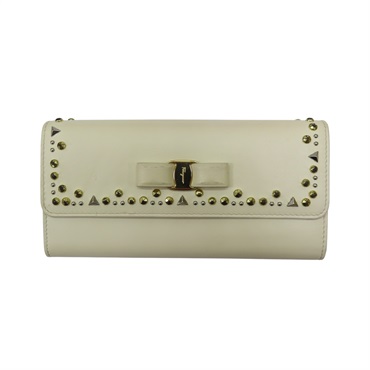 米白色 牛皮 鉚釘 長夾 【SALVATORE FERRAGAMO 菲拉格慕】