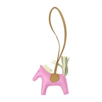 錦葵紫/瑪薩拉茶/奶昔白色 Agneau milo羊皮 鱷魚皮 Rodeo PM 小馬 吊飾 Z刻【HERMES 愛馬仕】 H064929CA