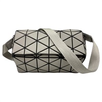 灰色 PVC Crystal幾何 肩背包【BAO BAO ISSEY MIYAKE 三宅一生】 BB01AG36