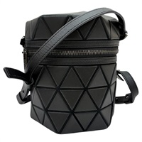 黑色 PVC Crystal幾何 肩背包【BAO BAO ISSEY MIYAKE 三宅一生】 BB06AG292