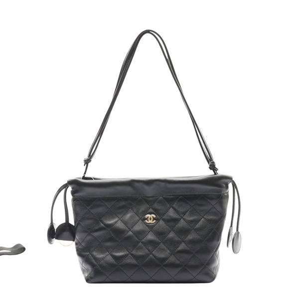 CHANEL 香奈兒 Clutch with Leather Strap 肩背包 黑色 菱格紋羊皮 金扣 AP5227