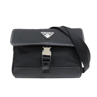 黑色Re-Nylon Saffiano牛皮 肩背包 手機袋 2ZH108【PRADA 普拉達】 2ZH108