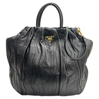 黑色 皮革 肩背包 【PRADA 普拉達】