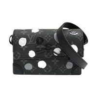 黑色 原花 帆布 LVxYK STEAMER WEARABLE WALLET 肩背包【LOUIS VUITTON LV 路易威登】 M81935