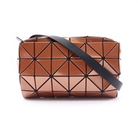 BAO BAO ISSEY MIYAKE 三宅一生 肩背包 桃花心木色 PVC BB23AG432/BB28AG432