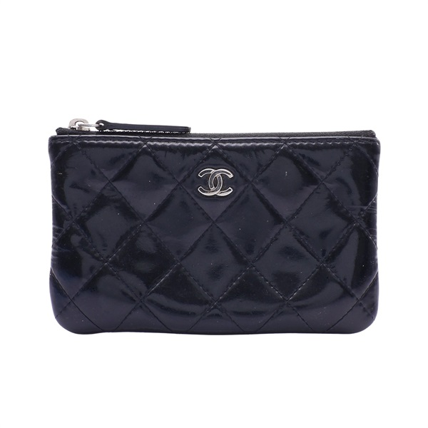 CHANEL 香奈兒 Mini O Case 拉鍊零錢包 黑色 漆皮 銀扣 A82365