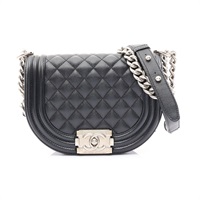CHANEL 香奈兒 Small Boy 鍊帶 郵差包 肩背包 黑色 荔枝紋 菱格紋牛皮 銀扣 AS3350