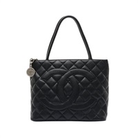 CHANEL 香奈兒 Medallion 銀幣包 肩背包 黑色 荔枝紋牛皮 銀扣 A01804
