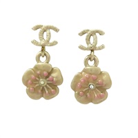 金色金屬 山茶花墜飾 雙C 耳環【CHANEL 香奈兒】